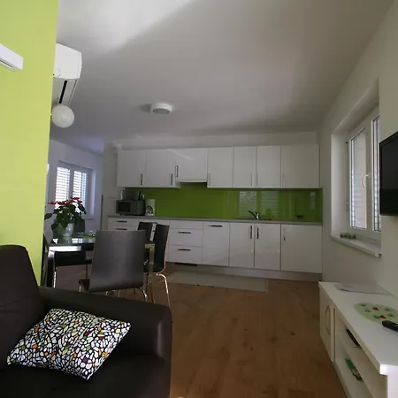 Apartment Apartments&wellness Skok *