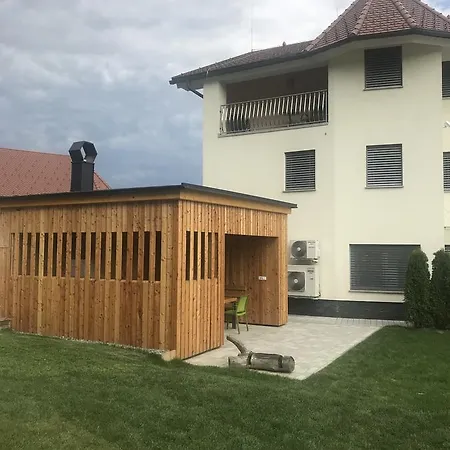 Apartment Apartments&wellness Skok