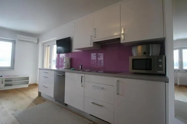 斯阔克康体公寓 *