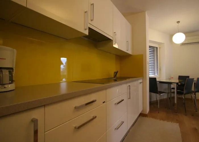 斯阔克康体公寓 *